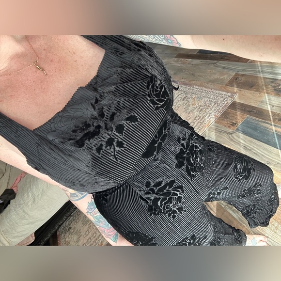 NEW Anthropologie Moulinette Soeurs Noir Velvet Burnout Textured Jumpsuit Black - Picture 7 of 8